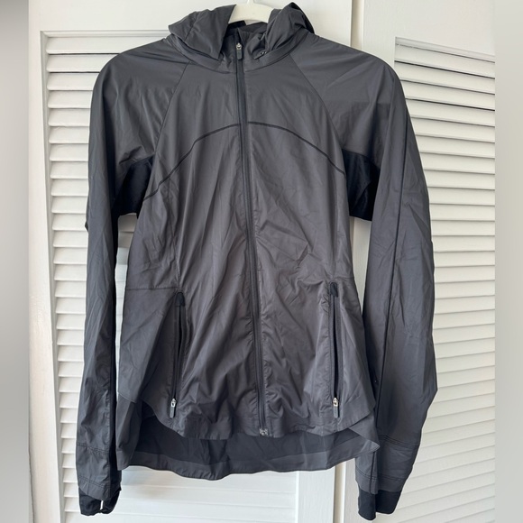 LuluLemon Black Athletic/Windbreaker - Picture 1 of 6